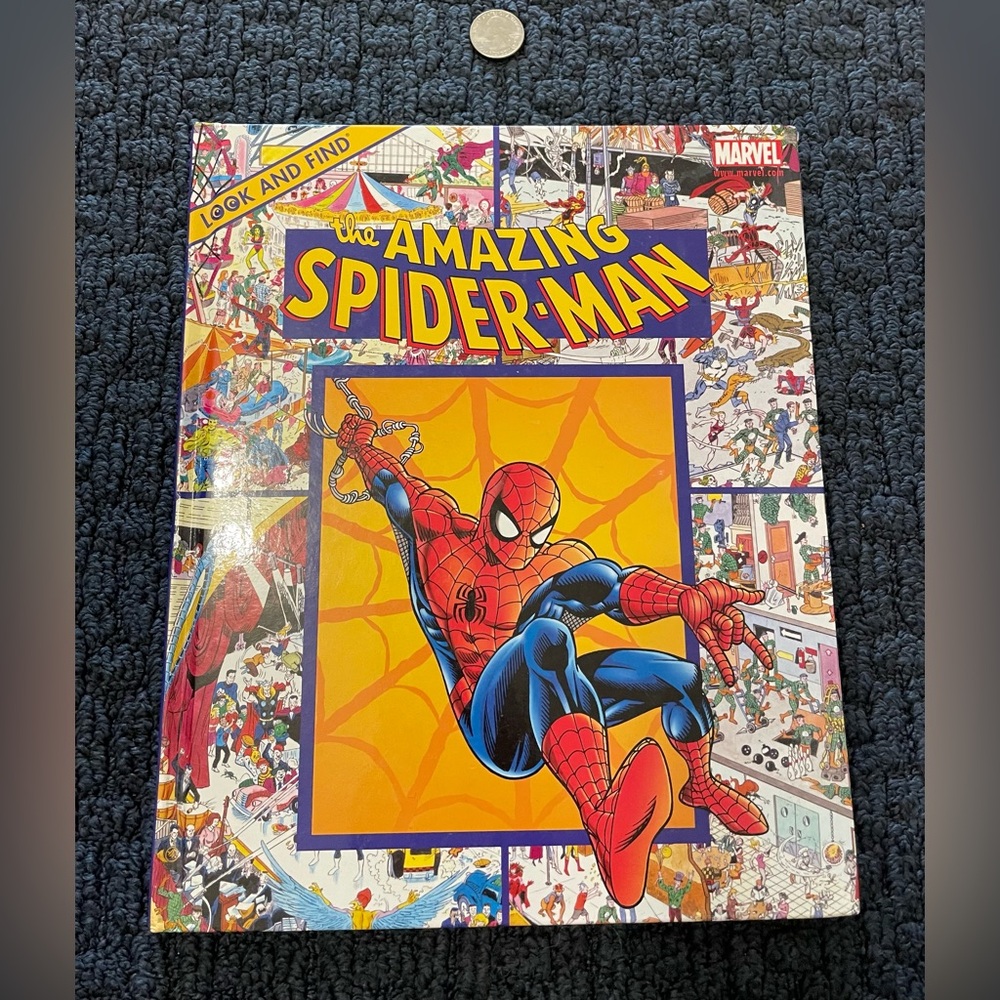 VINTAGE Spiderman Look-and-Find Hidden Pictures Book copyright 2002